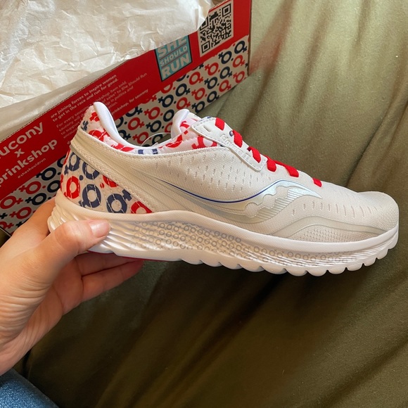 Saucony running shoe x Prinkshop Kinvara 11 INB womens size 8 - Picture 4 of 6